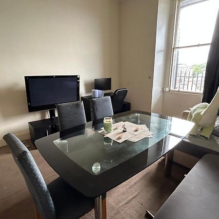 Comfy 2 Bedroom Flat Near Edinburgh City Center Экстерьер фото