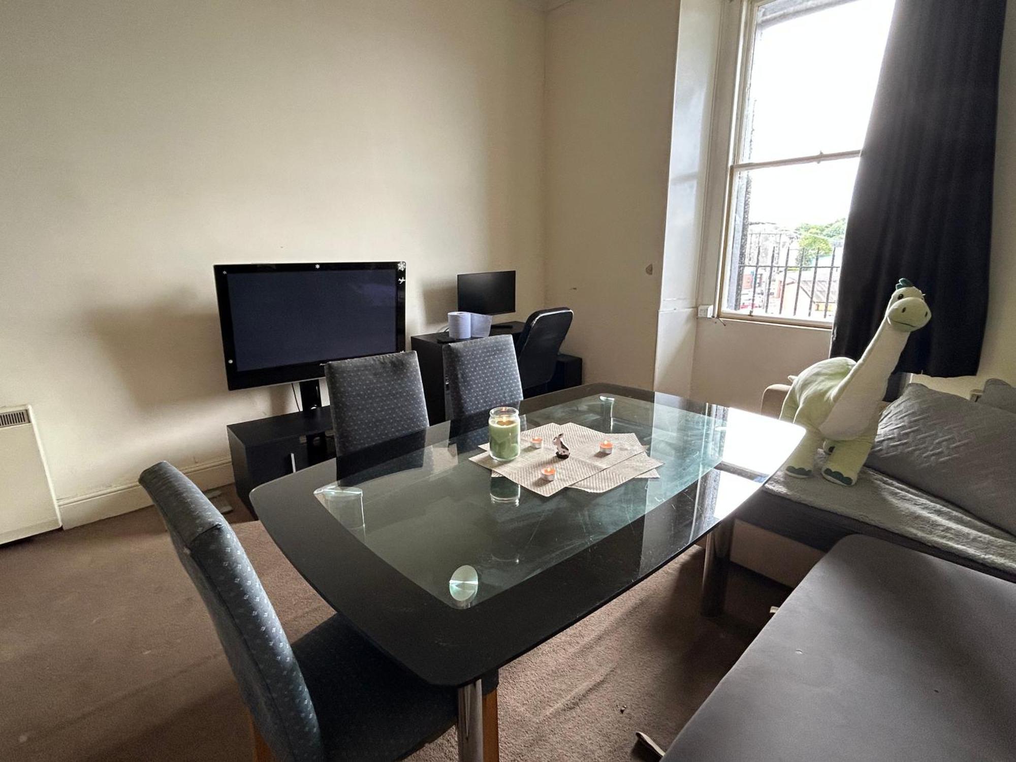 Comfy 2 Bedroom Flat Near Edinburgh City Center Экстерьер фото